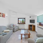Вилла Maras With Yard, 400 M To The