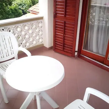 Maras With Yard, 400 M To The Villa