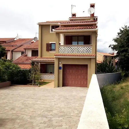 Maras With Yard, 400 M To The