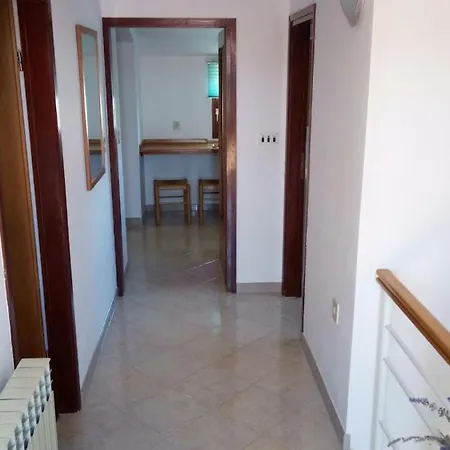 Villa Maras With Yard, 400 M To The *