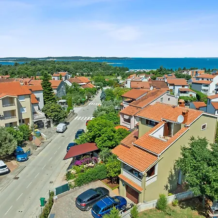 Maras With Yard, 400 M To The Vila Pula