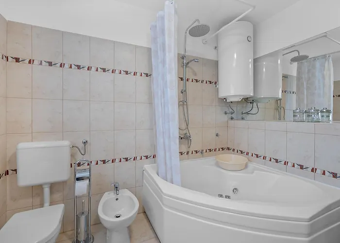 Maras With Yard, 400 M To The Vila Pula