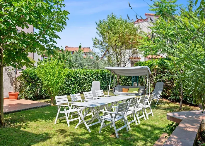 Maras With Yard, 400 M To The Pula