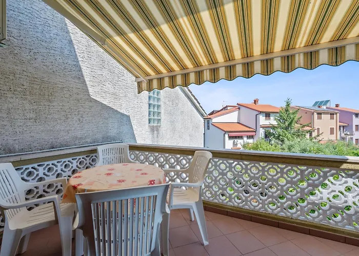 Villa Maras With Yard, 400 M To The Pula