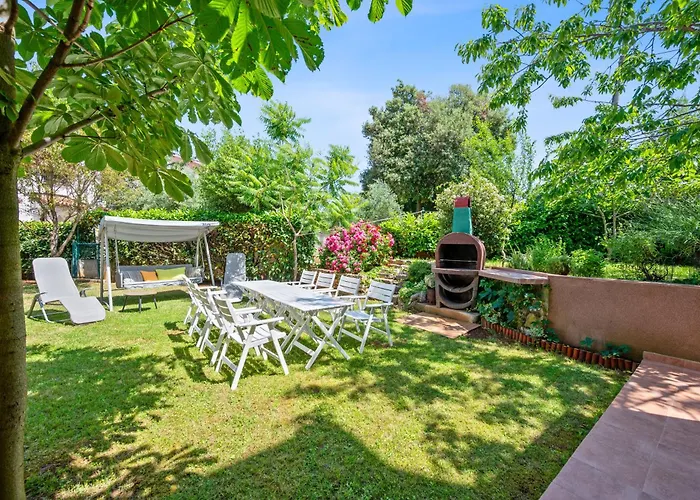 Maras With Yard, 400 M To The