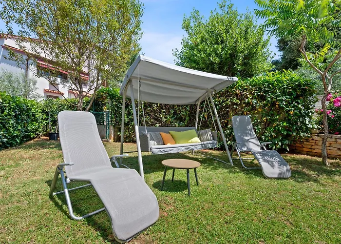 Maras With Yard, 400 M To The *