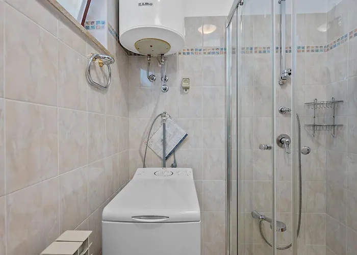 Maras With Yard, 400 M To The Villa Pula