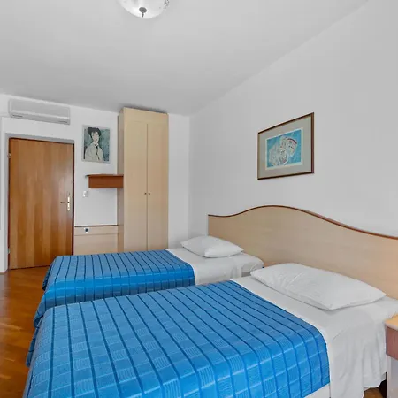 Maras With Yard, 400 M To The Villa *